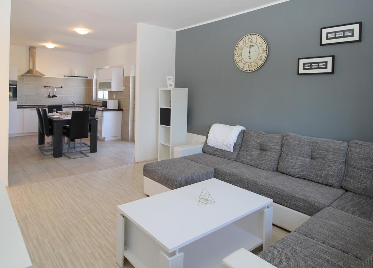Apartmani Loli Углян Экстерьер фото