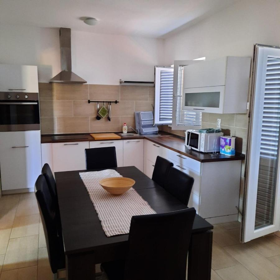Apartmani Loli Углян Экстерьер фото