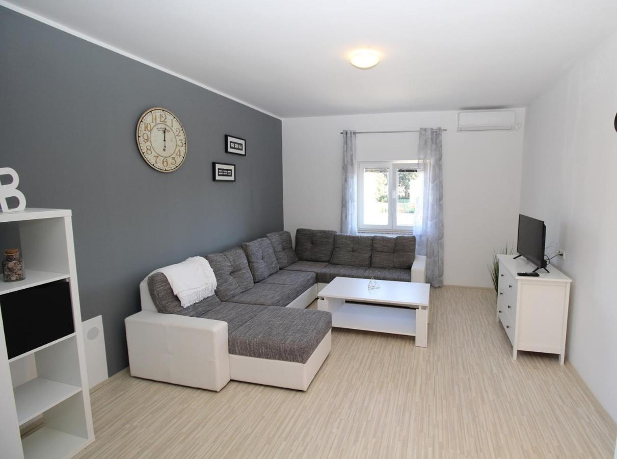Apartmani Loli Углян Экстерьер фото