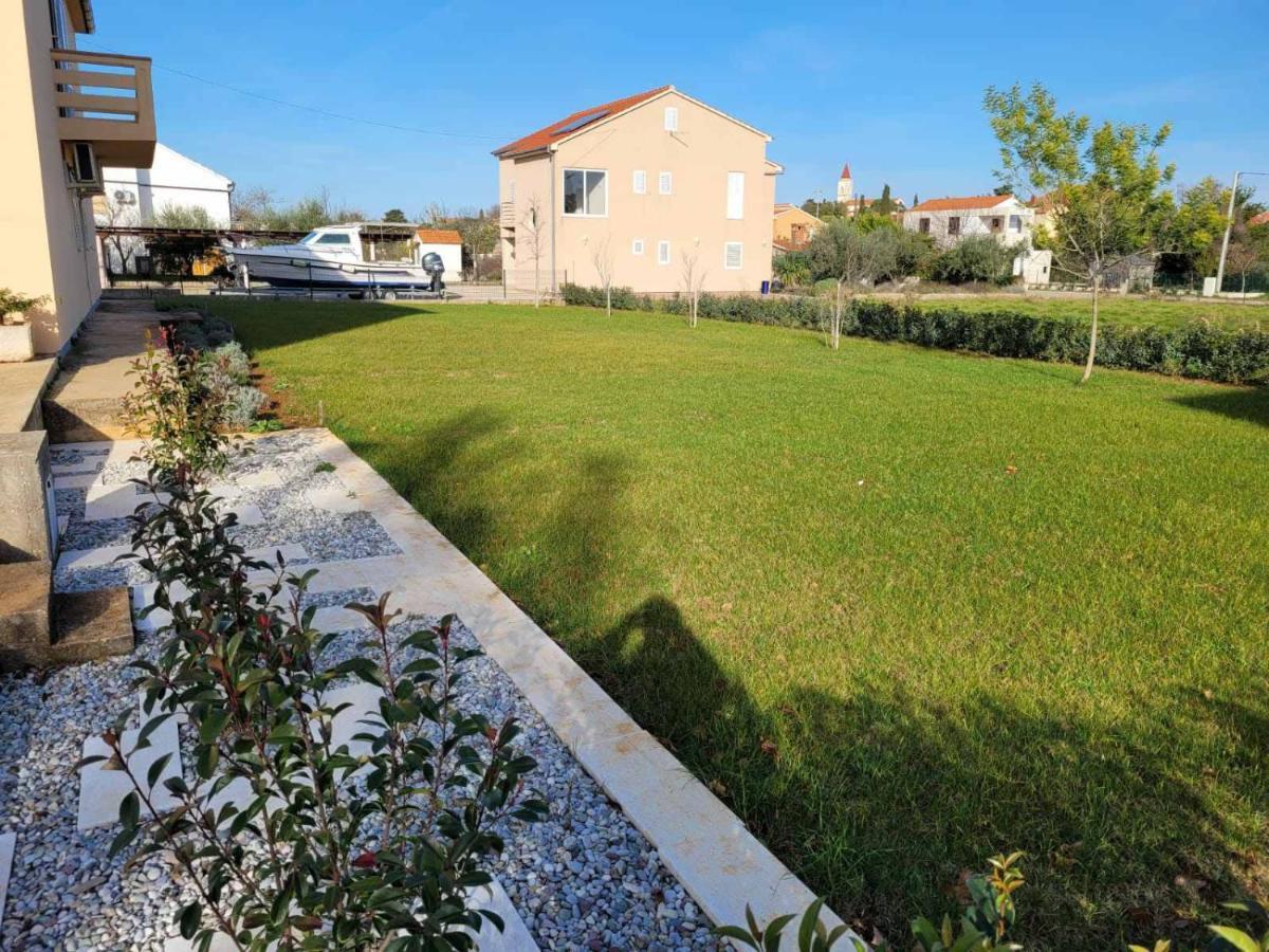 Apartmani Loli Углян Экстерьер фото