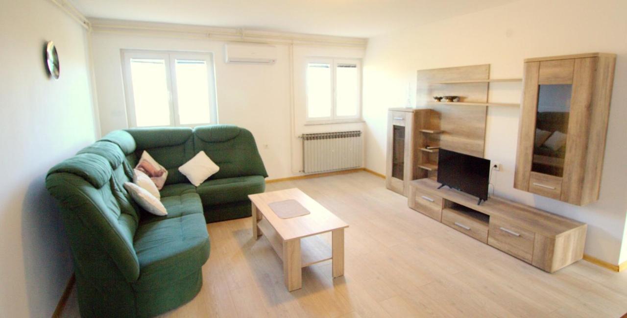 Apartmani Loli Углян Экстерьер фото