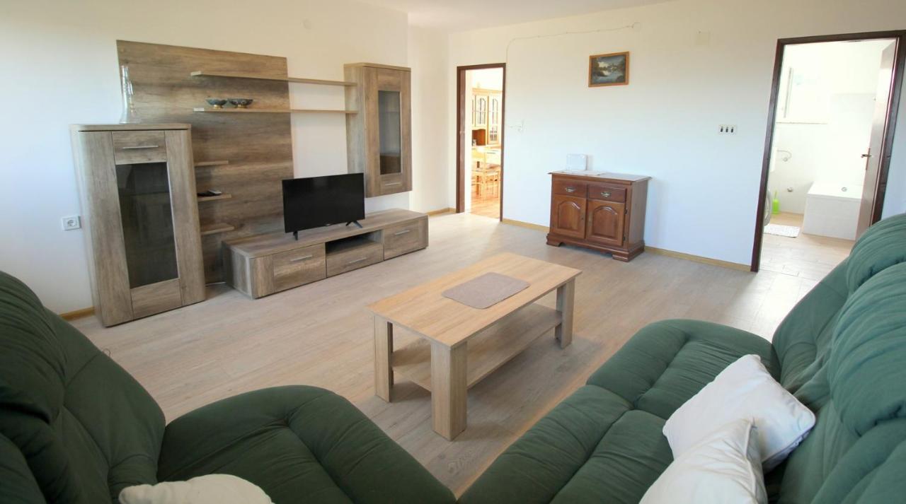 Apartmani Loli Углян Экстерьер фото