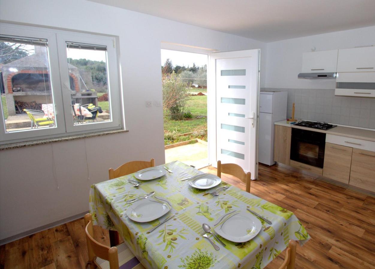 Apartmani Loli Углян Экстерьер фото