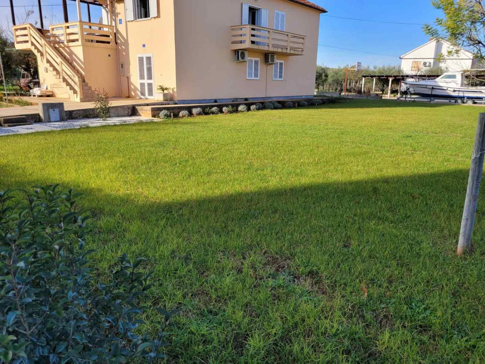 Apartmani Loli Углян Экстерьер фото